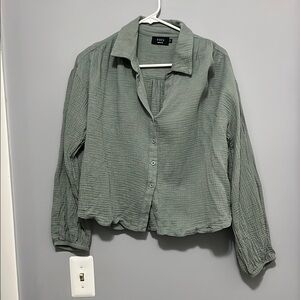 Vici Women's Green Button-Up Top